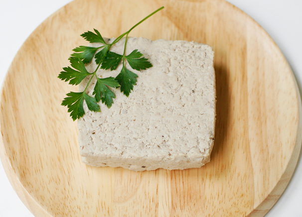 「里芋と豚肉の薬膳テリーヌ」